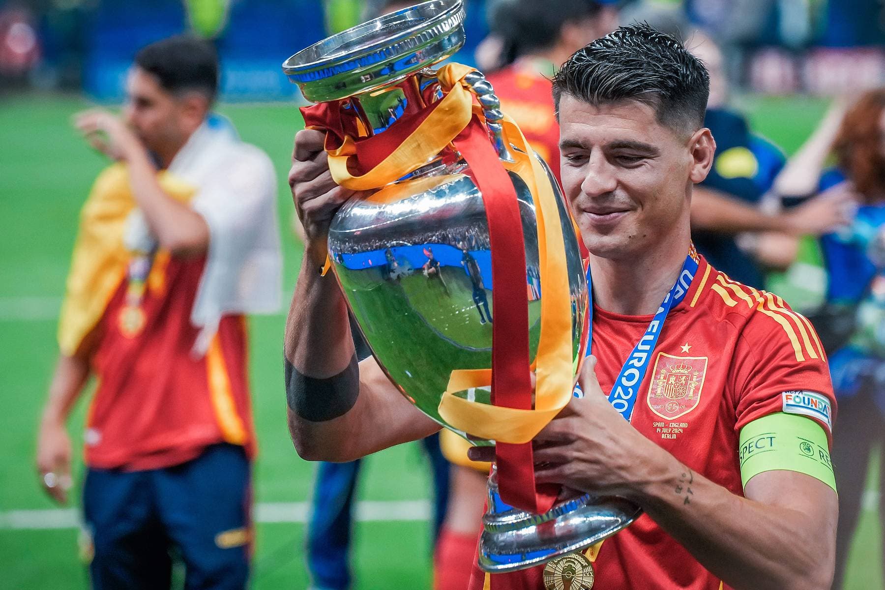 Morata avec le trophée de l'EURO 2024 (Icon Sport)