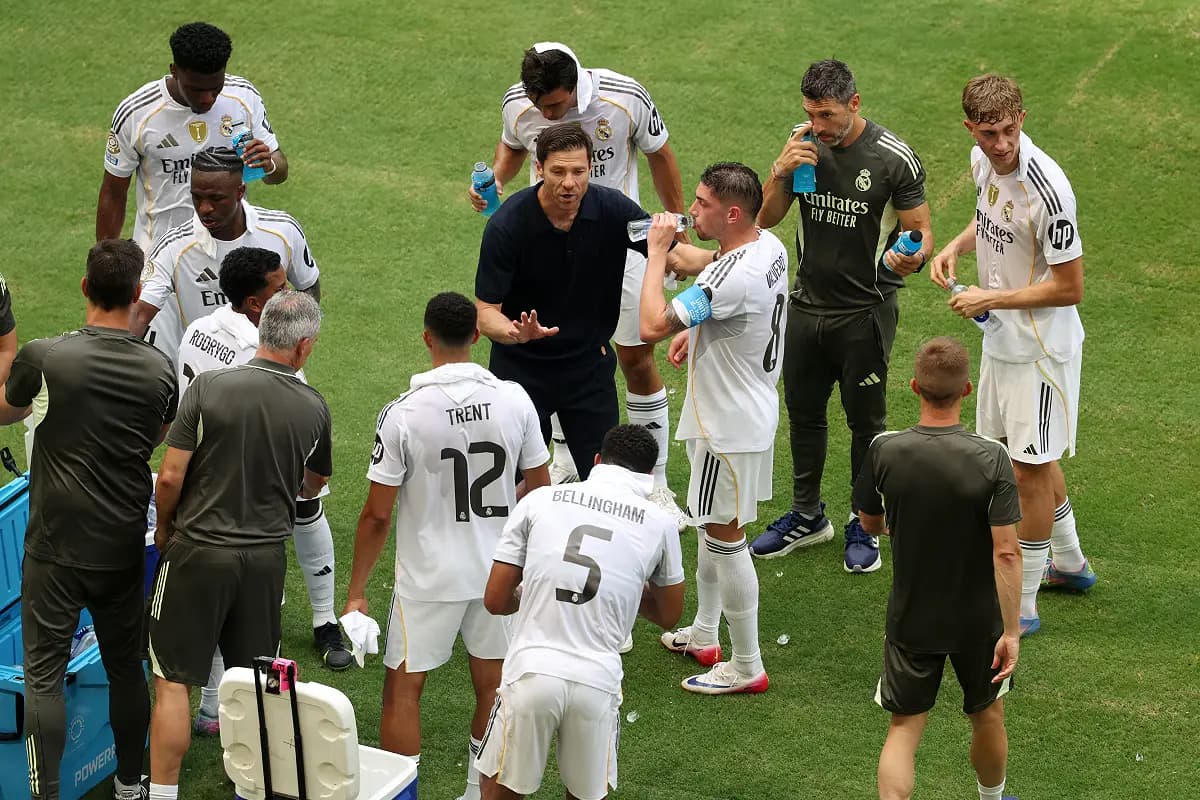 Xabi Alonso et son groupe à la Coupe du monde des clubs (Photo by Sandra Montanez/Getty Images).